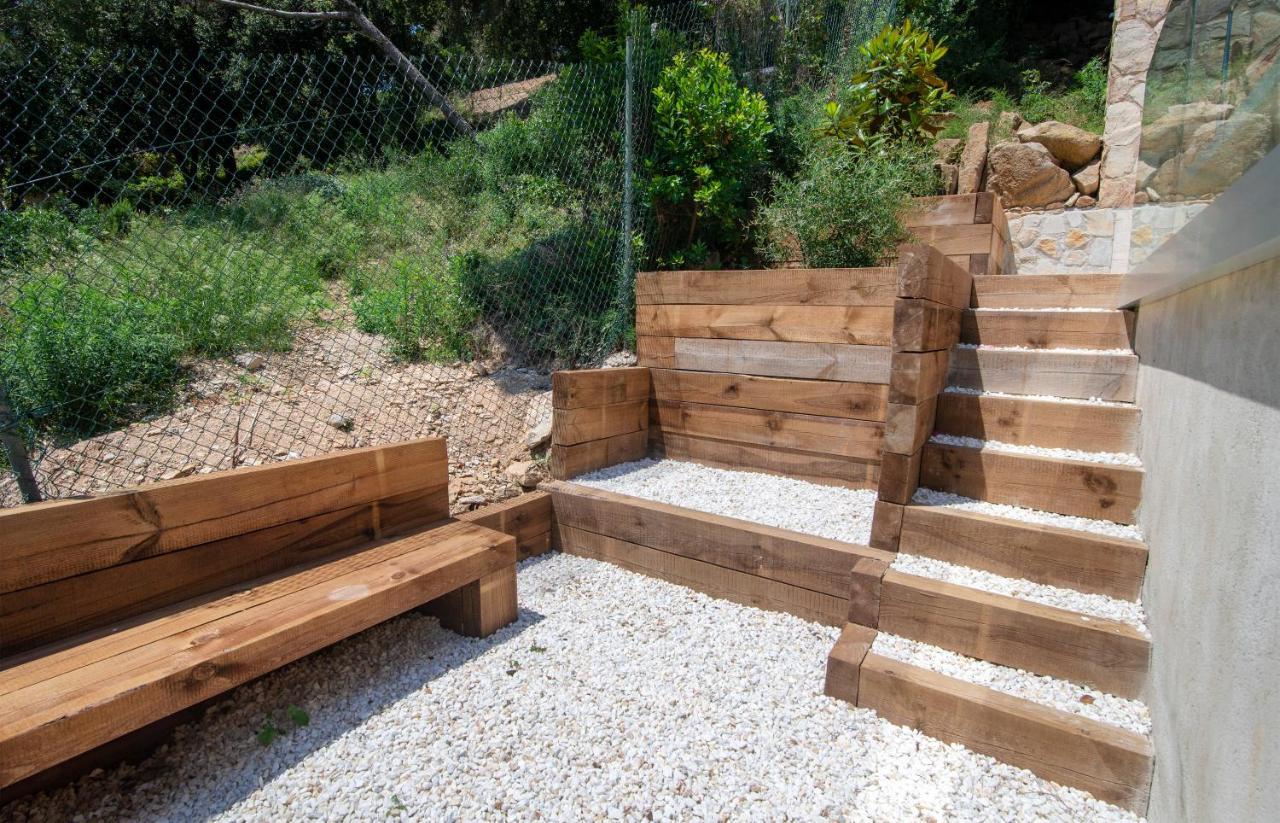 La Vie En Rouge Sa Riera Duplex, Private Parking Apartment Begur Luaran gambar